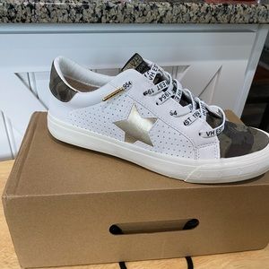 NWT Vintage Havana sneakers with camo detail